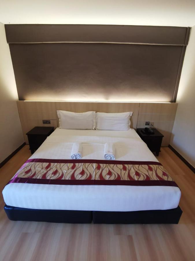 Palace Inn Miri Kültér fotó