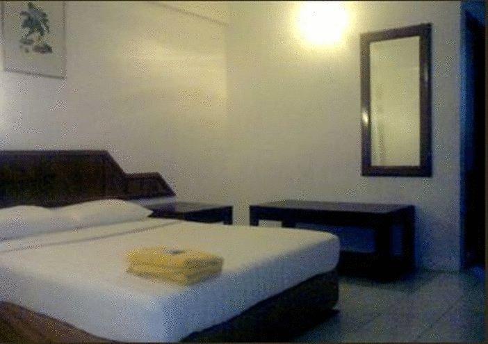 Palace Inn Miri Szoba fotó