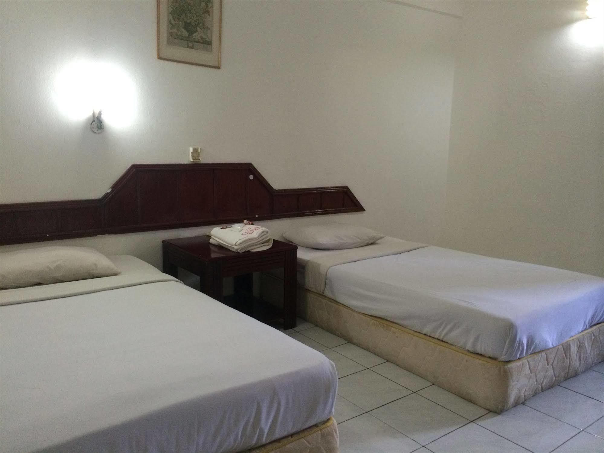 Palace Inn Miri Kültér fotó