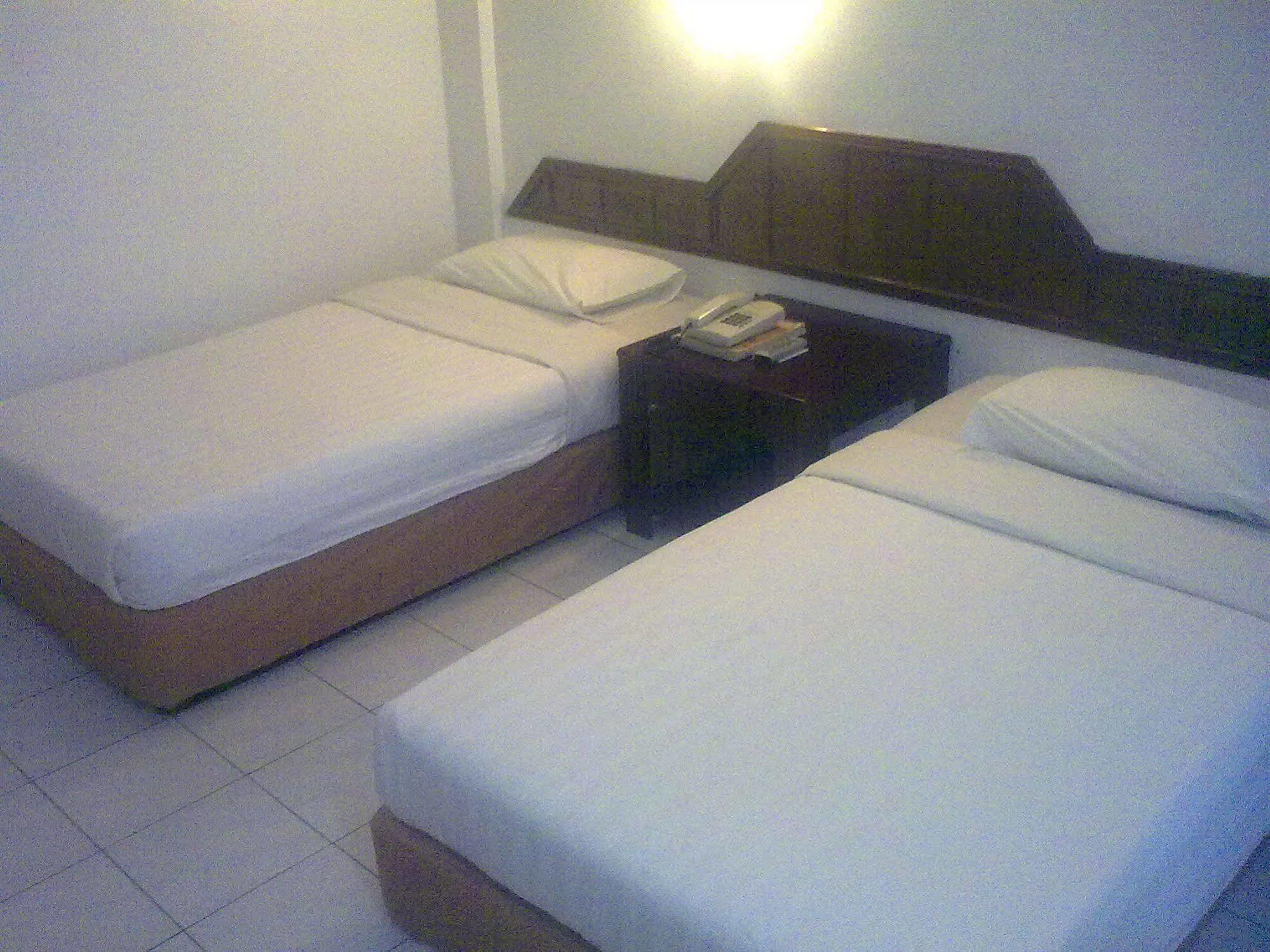 Palace Inn Miri Kültér fotó