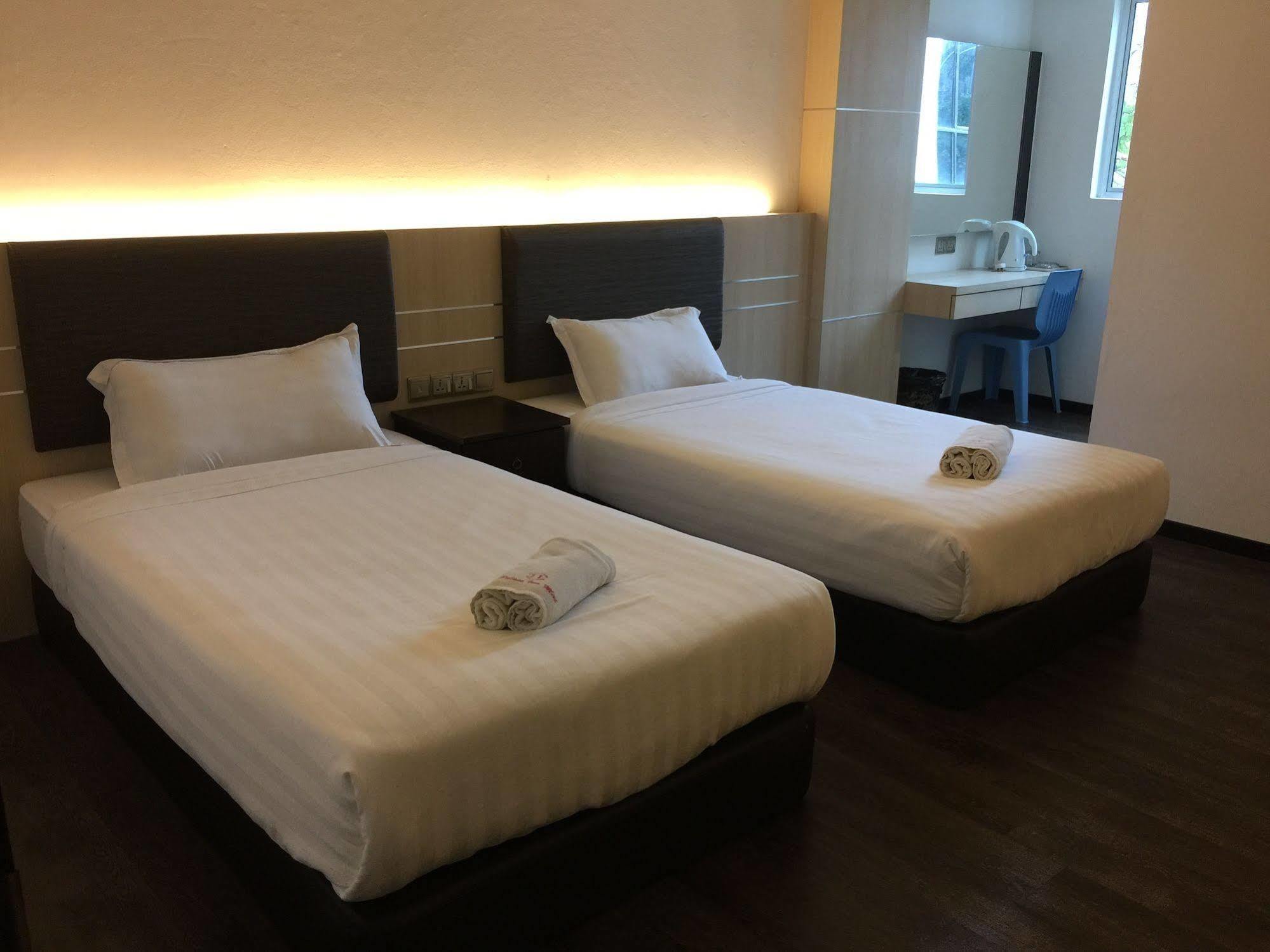 Palace Inn Miri Kültér fotó