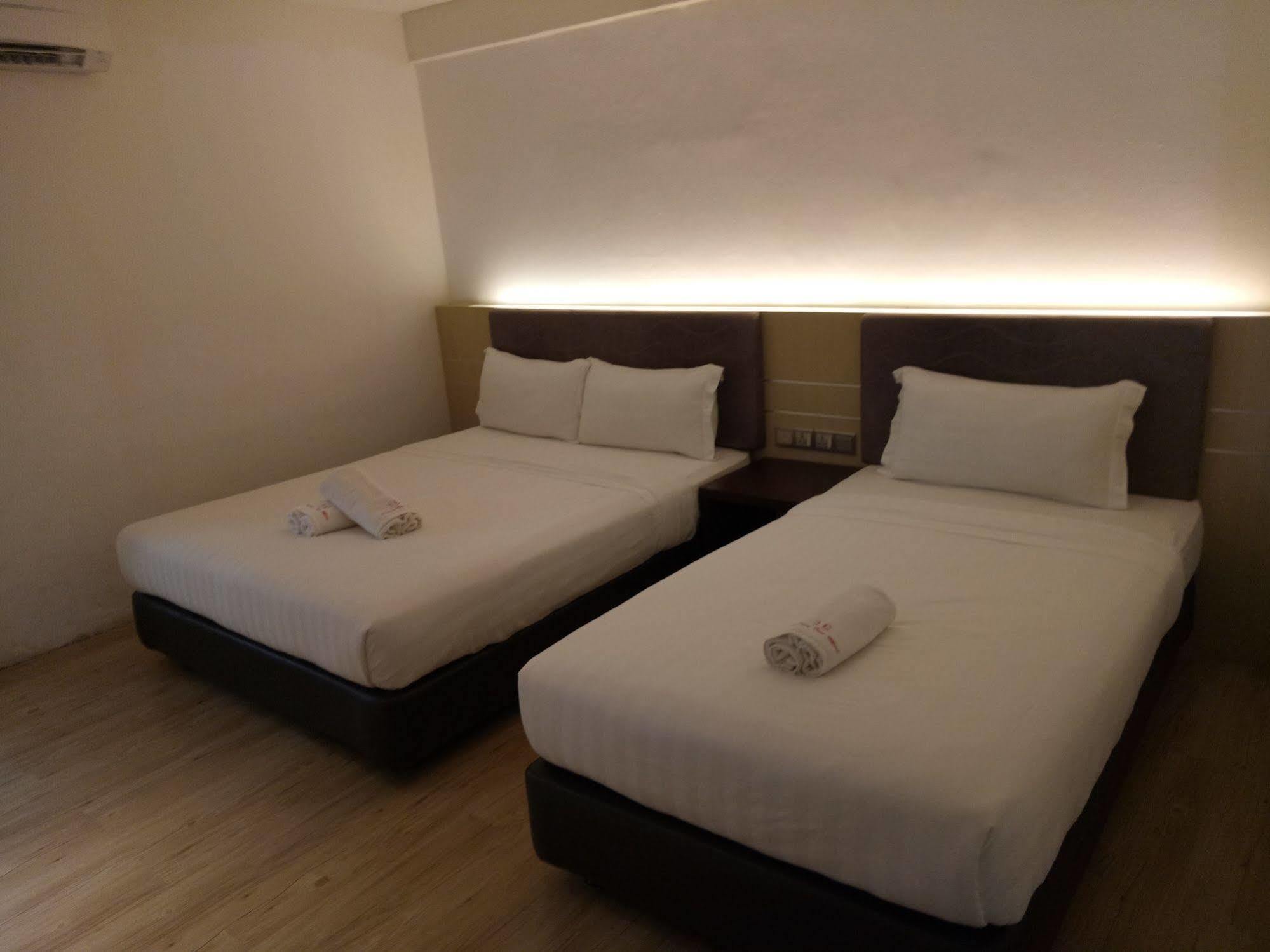 Palace Inn Miri Kültér fotó