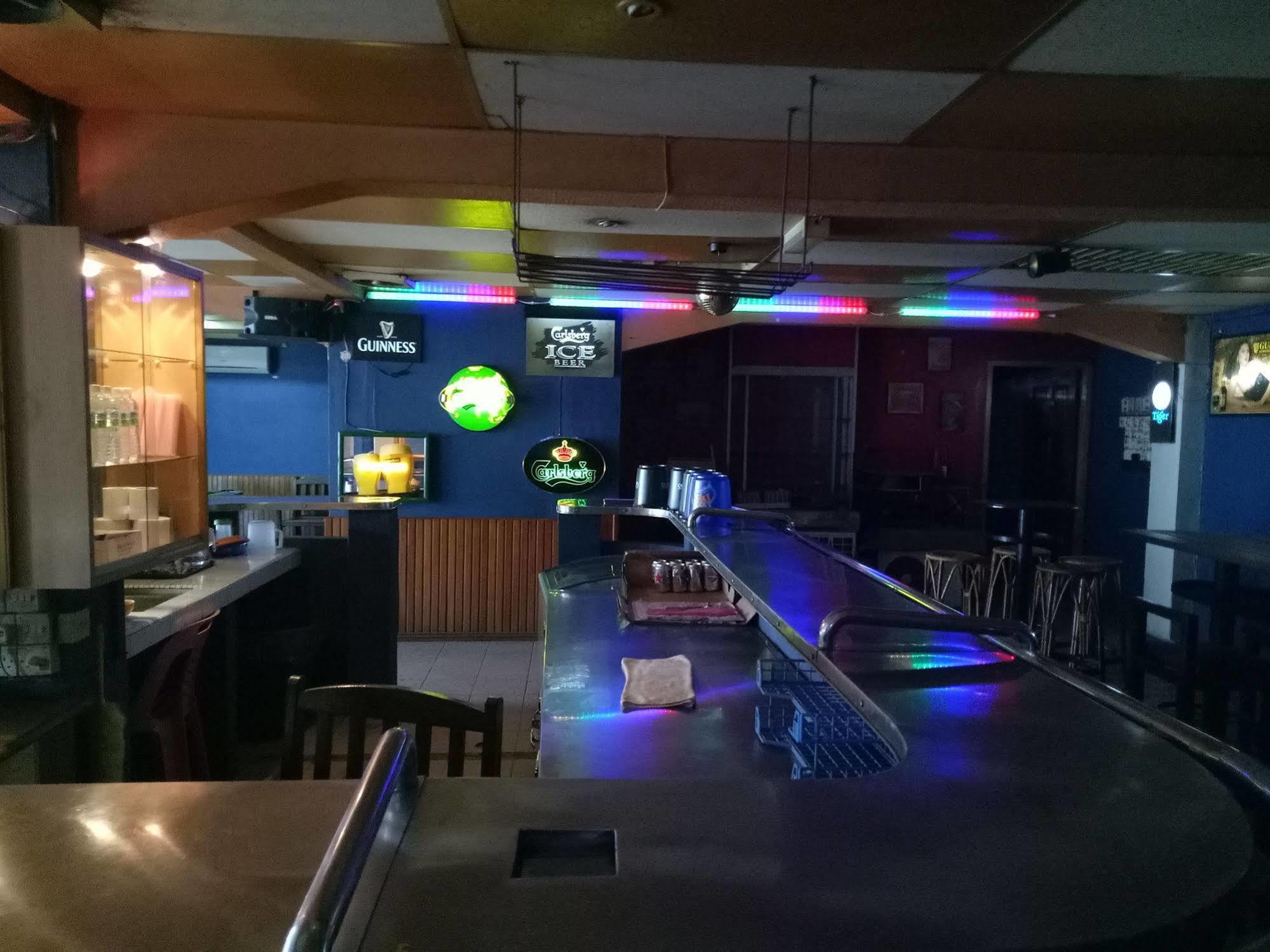 Palace Inn Miri Kültér fotó